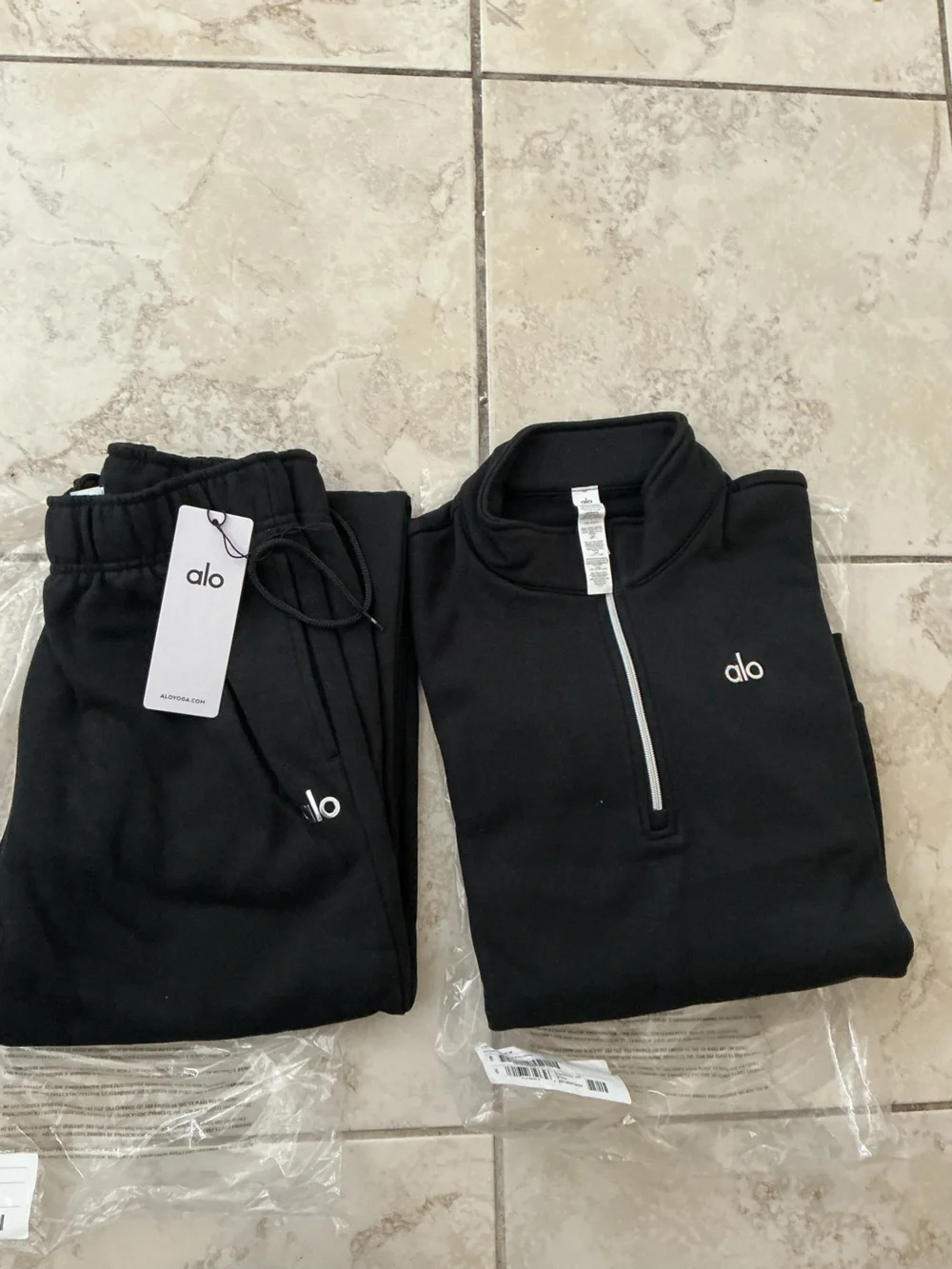 ALO Yoga Men’s Black Quarter-Zip Sweater